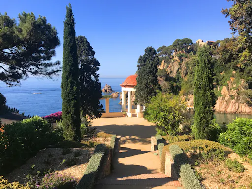 Marimurtra Botanical Gardens and Girona Walking Tour