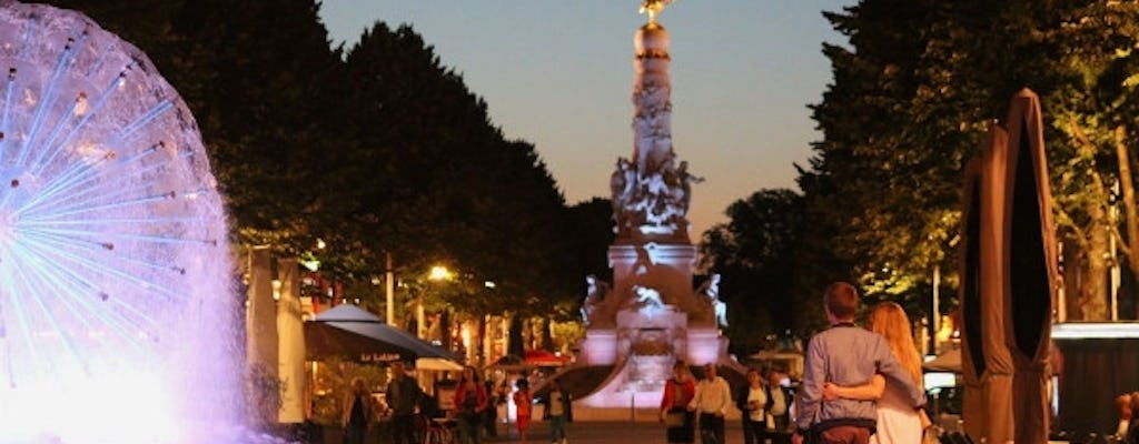 Visite de la ville de Reims à la tombée de la nuit