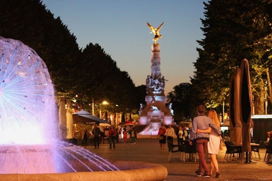 Visite de la ville de Reims à la tombée de la nuit