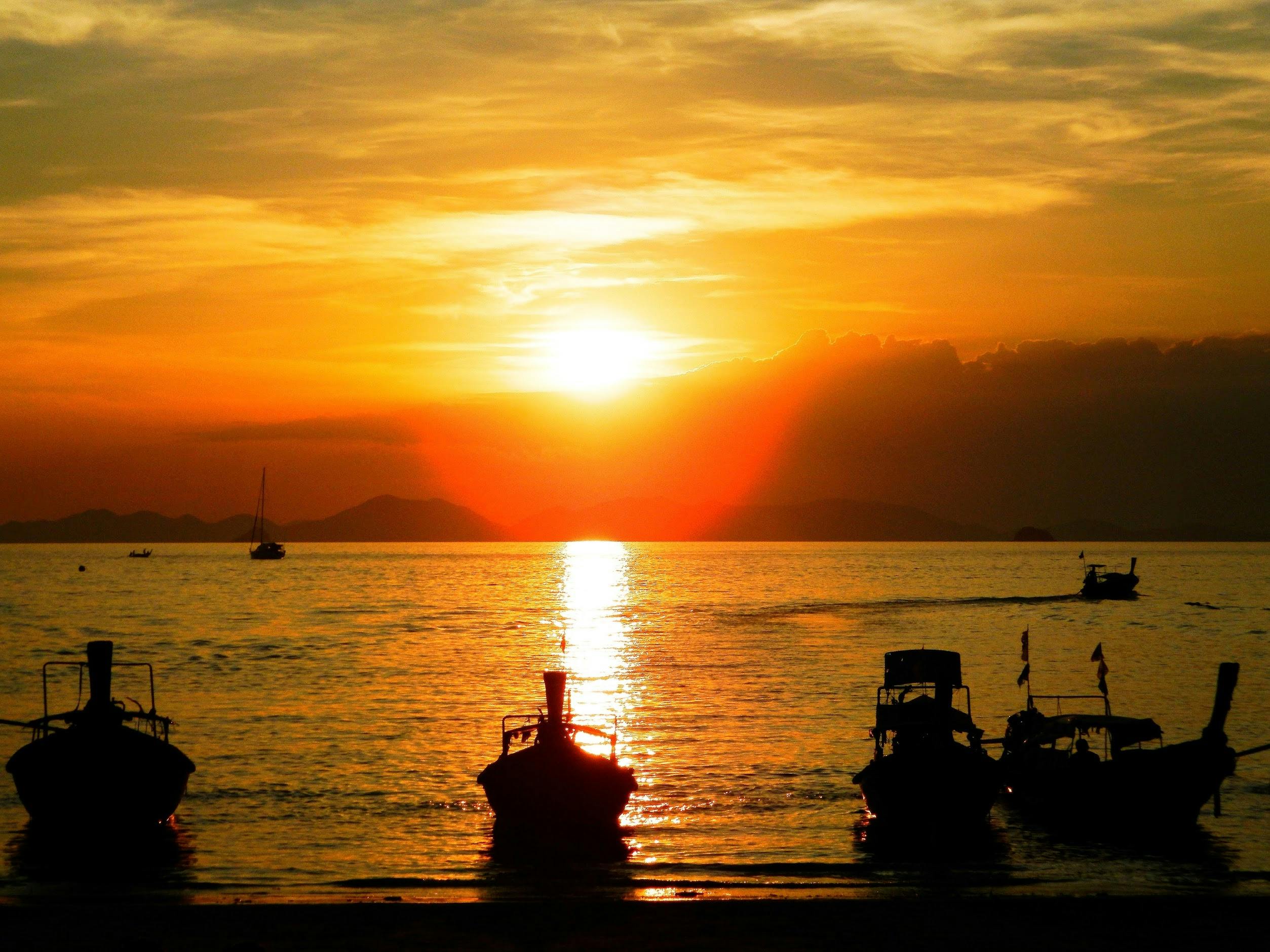 7 Islands sunset tour with dinner & night snorkeling from Krabi