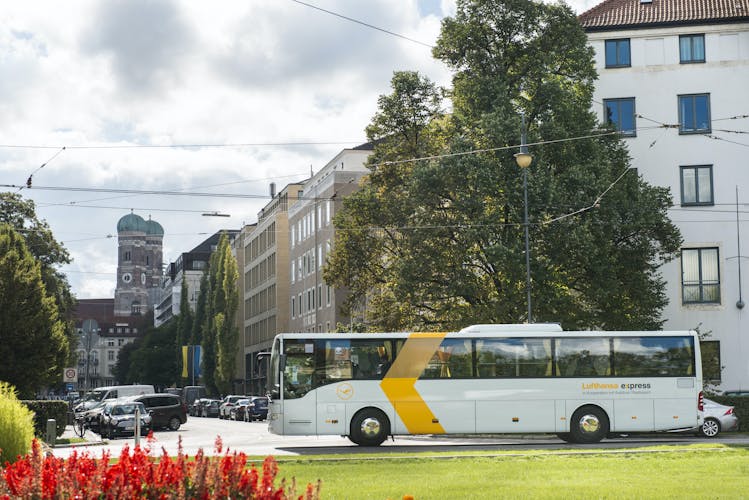 Lufthansa airport express bus to and from Munich city center