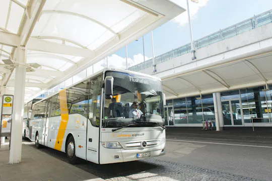 Lufthansa airport express bus to and from Munich city center