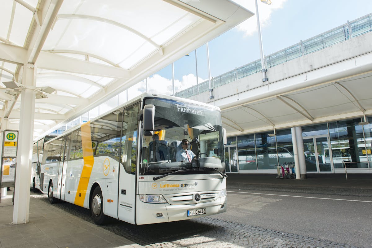 Lufthansa airport express bus to and from Munich city center