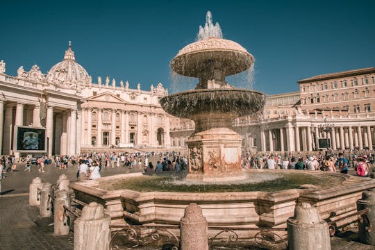 Vatican: Basilica, Dome and underground early bird tour