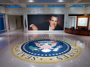 Biblioteca de Nixon: Entradas y visitas guiadas