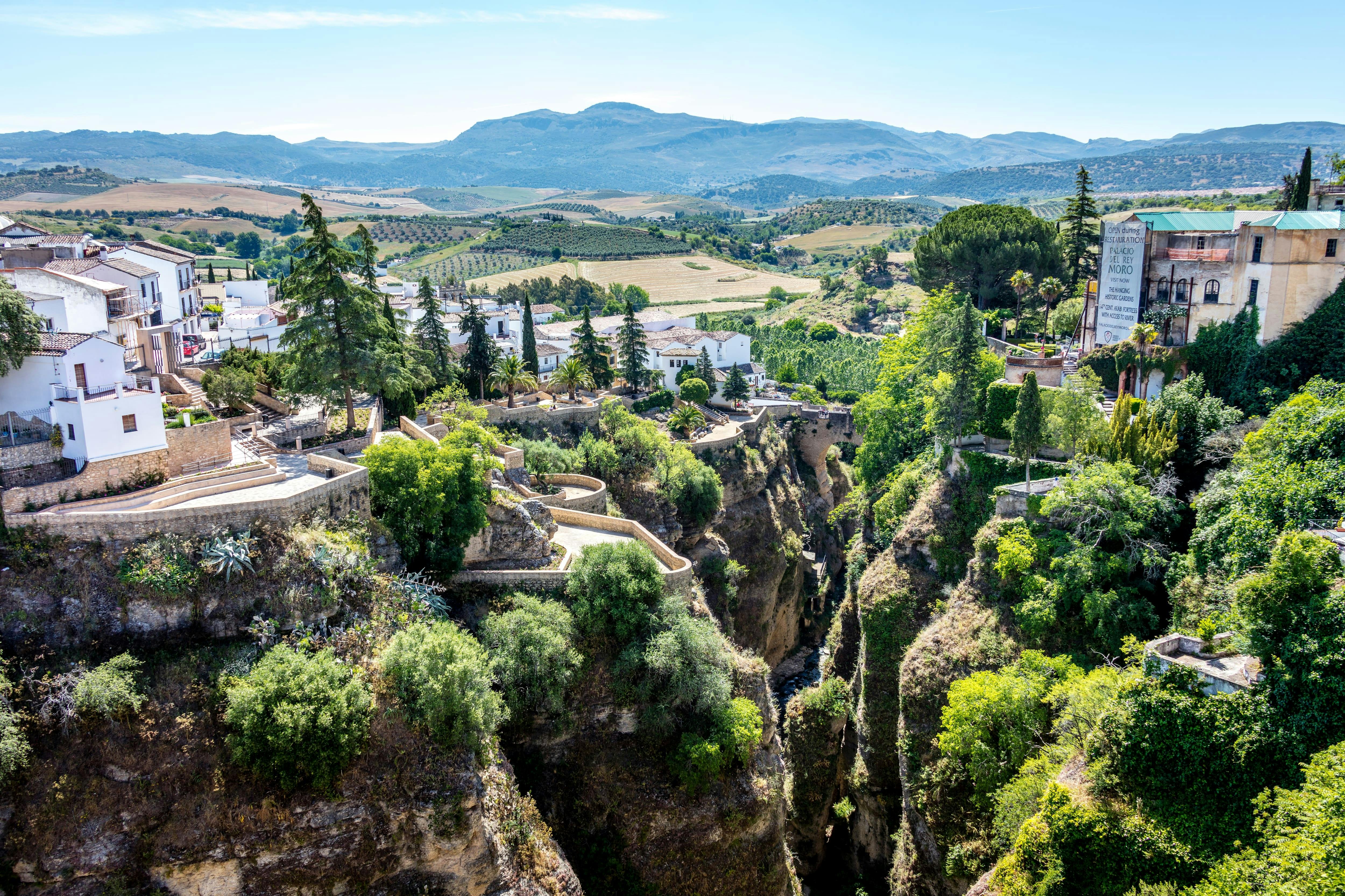 Ronda Guided Tour with Modernist Palace Visit