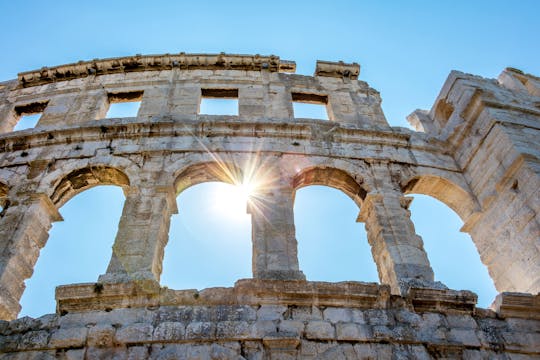 Oud-Istrië Tour vanuit Rovinj inclusief Pula en Lunch
