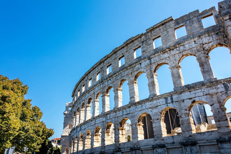 Istria Full Day Tour including Rovinj, Pula and Lunch in Grzini