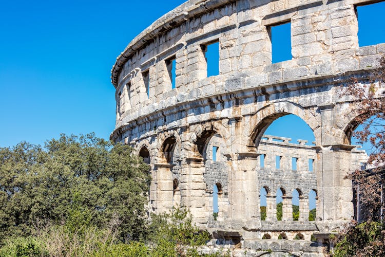 Istria Full Day Tour including Rovinj, Pula and Lunch in Grzini