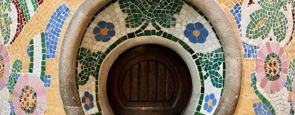 Guided walking tour on Barcelona's legends and Gaudì
