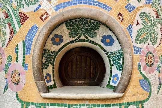 Visita guiada a pie sobre las leyendas de Barcelona y Gaudí