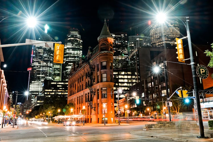 Scenic Toronto night tour