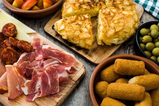 Seville wine and tapas guided tour