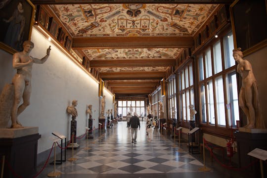 Visita guiada sem fila à Galeria Uffizi para pequenos grupos