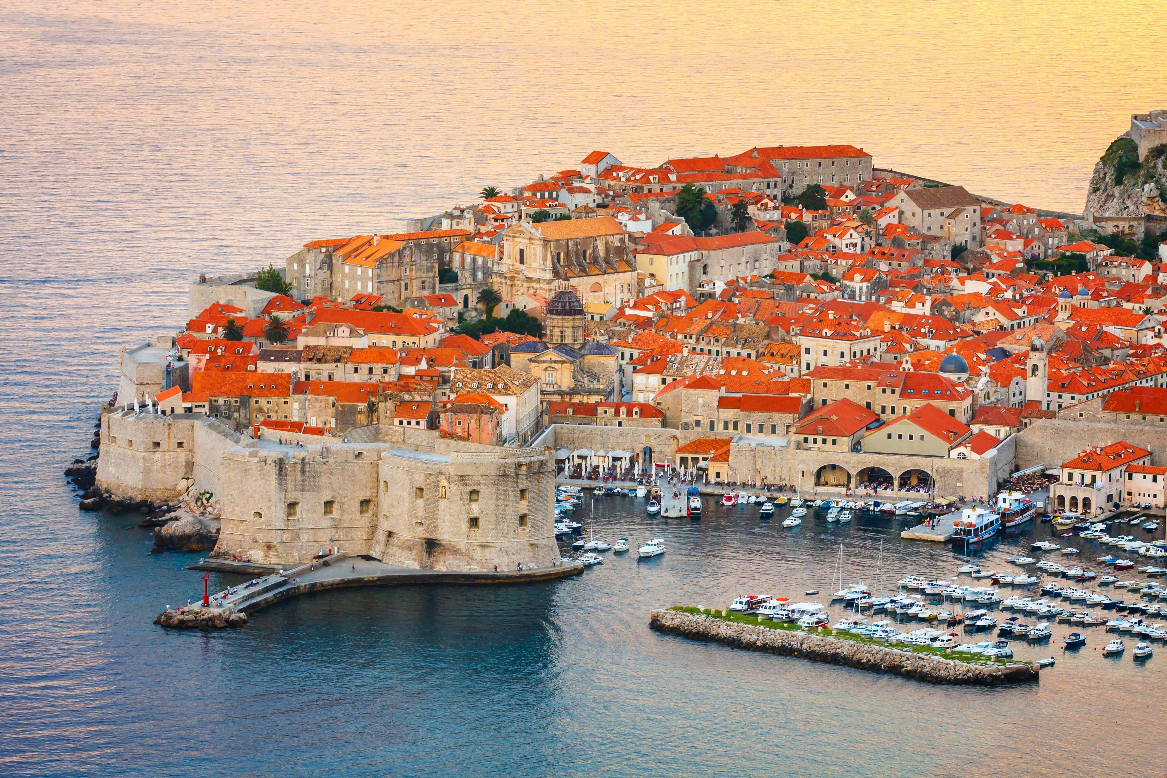Tour a piedi di Dubrovnik con trasporto da Budva