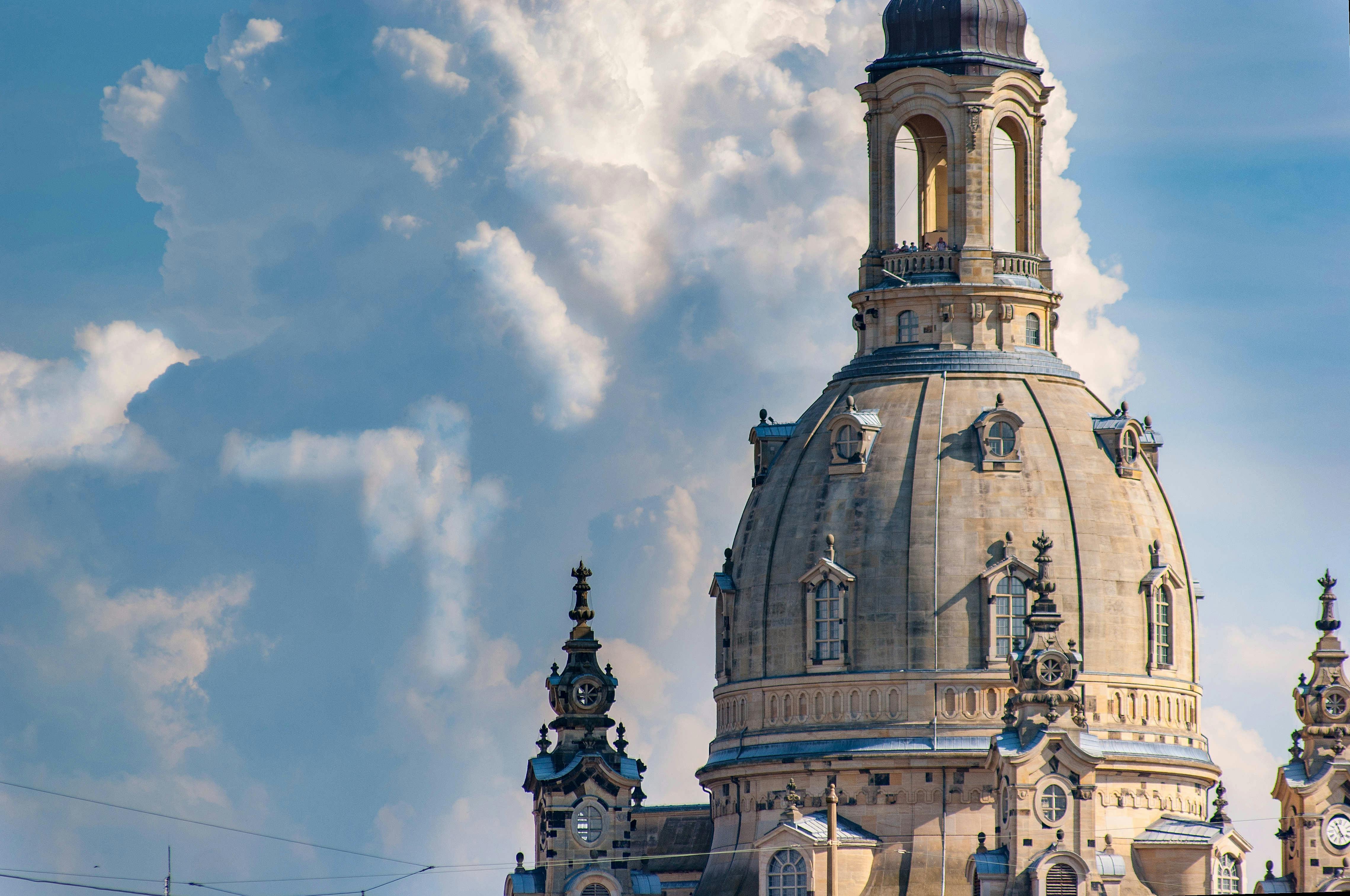 Guided tour of the Frauenkirche and its galleries in Dresden
