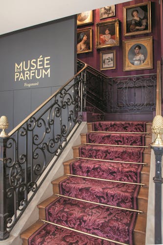 Guided visit of Fragonard Museum and perfume workshop