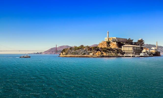 Wycieczka po Alcatraz i wizyta na Golden Gate Bridge luksusowym minivanem