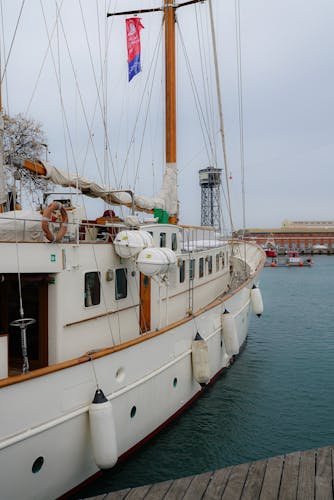 Southern Cross sailing experience in Barcelona