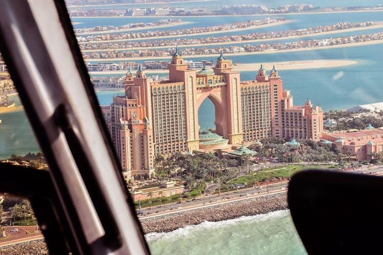 12-minute sightseeing helicopter flight in Dubai