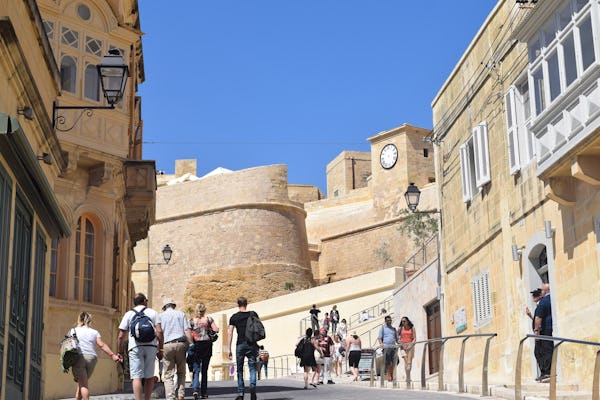 De twee Malta-eilanden varen naar Comino en Gozo