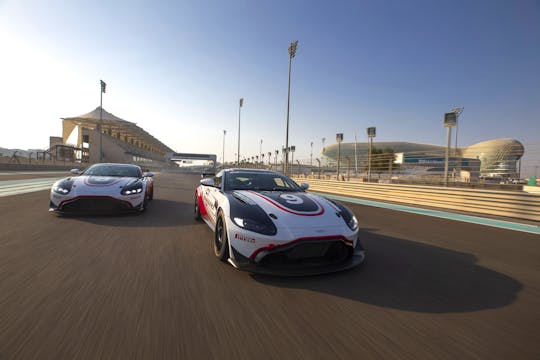 Aston Martin GT4 driving express experience