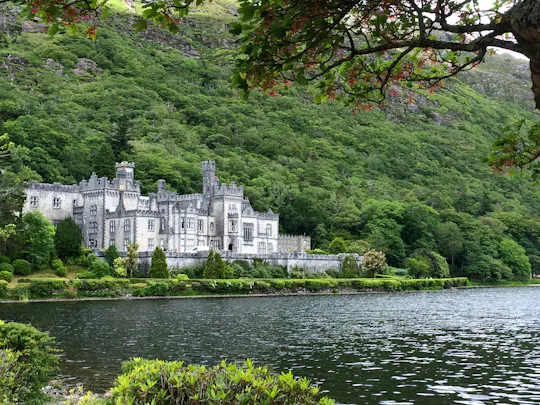 Connemara-Tagesausflug mit Leenane Village und Kylemore Abbey ab Galway