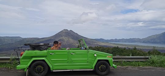 Aventura de safári no vulcão Batur de lava negra
