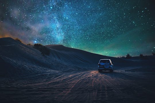 Obserwowanie gwiazd na pustyni z Rijadu