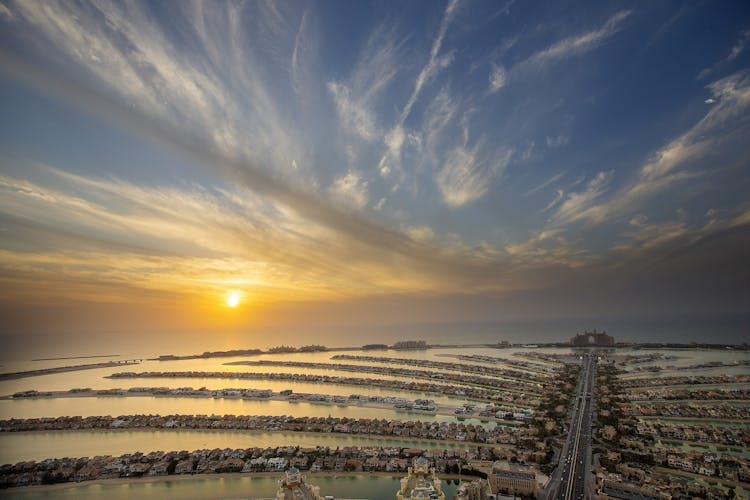Sunrise breakfast at The View at The Palm in Dubai
