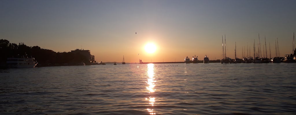 Passeio de barco ao pôr do sol em Zadar