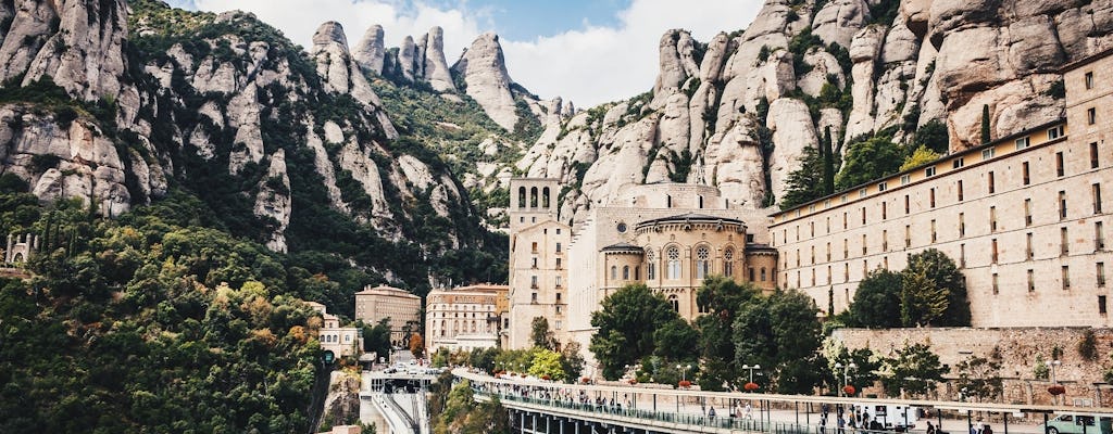 Excursão matinal em Montserrat com acesso prioritário à Madona Negra