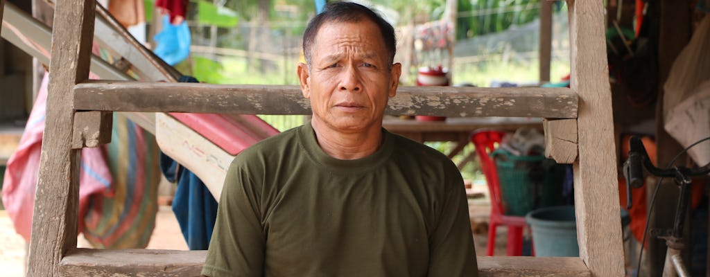 Reunião guiada com um sobrevivente de mina terrestre em Siem Reap
