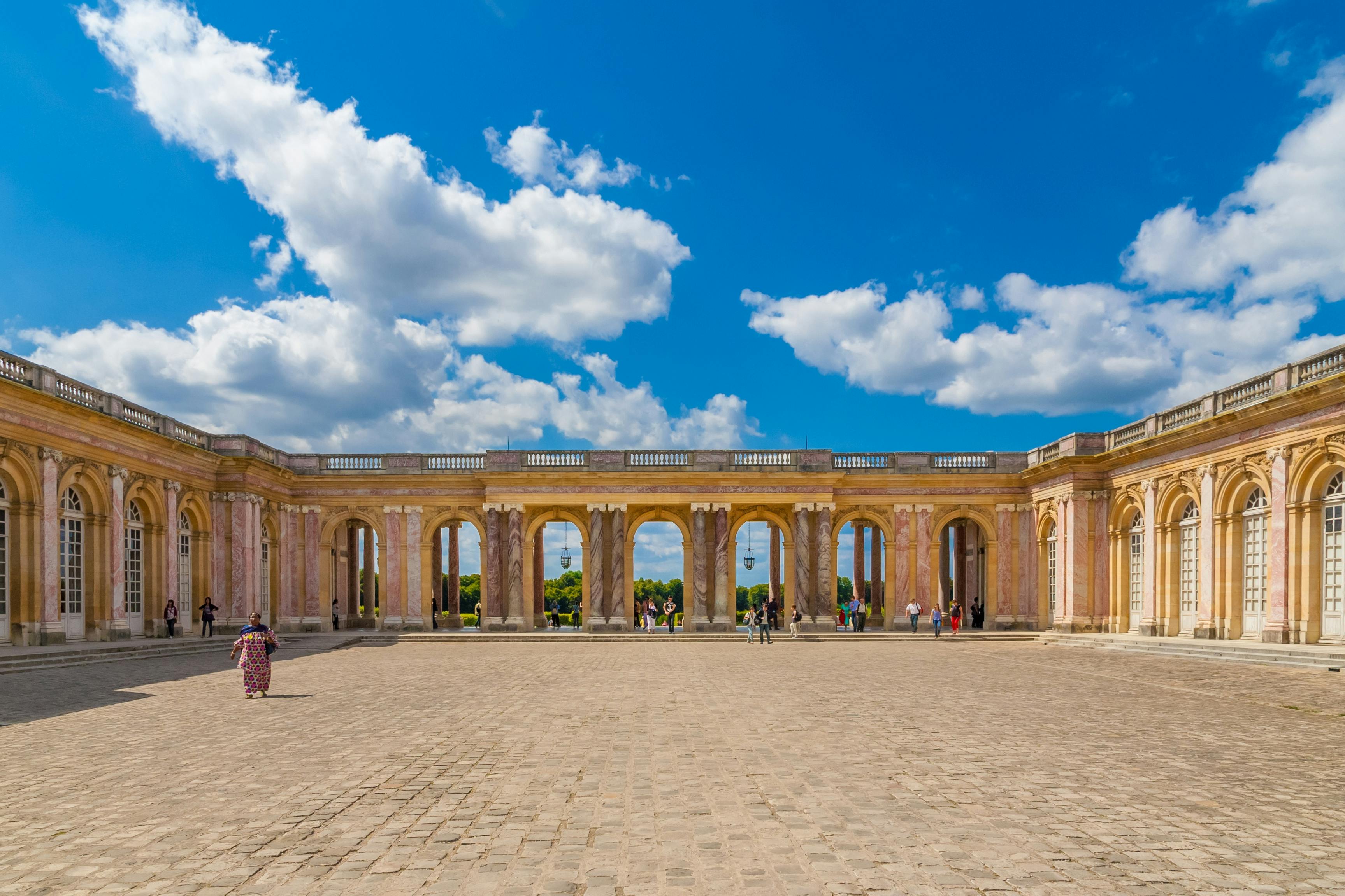 Führung ohne Anstehen durch das Schloss Versailles mit Zugang zum gesamten Anwesen