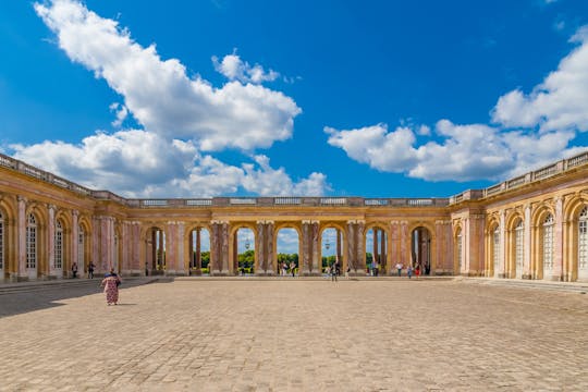 Visita guidata saltafila della Reggia di Versailles con accesso all'intera tenuta