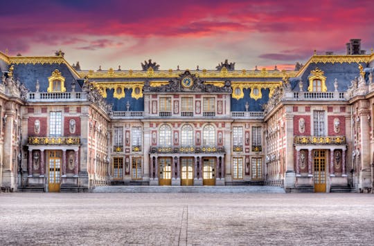 Führung durch das Schloss Versailles ab Paris mit Gartenshows