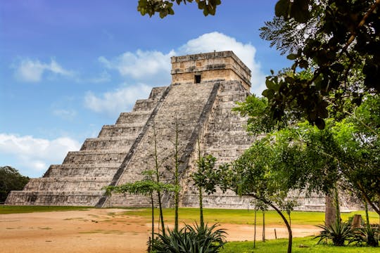 Chichen Itzá och besök i en mayaby