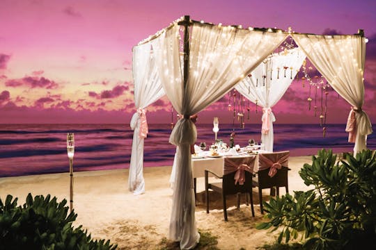 Dîner romantique privé aux chandelles pour un couple