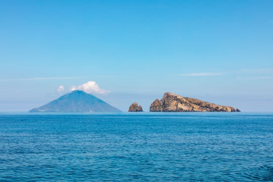 Øyene Stromboli og Panarea med båt fra Taormina