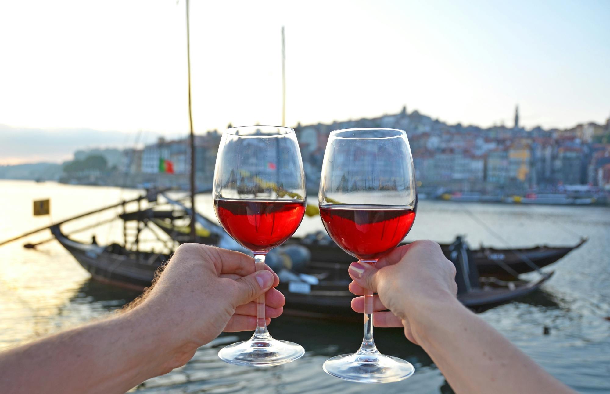 Stadtrundfahrt mit dem Tuk-Tuk, Weingutbesuch mit Verkostung und Douro-Kreuzfahrt
