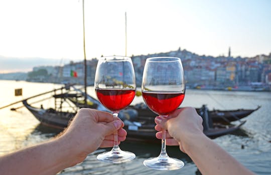 City tour de tuk-tuk, visita a uma adega com degustação e cruzeiro no Douro