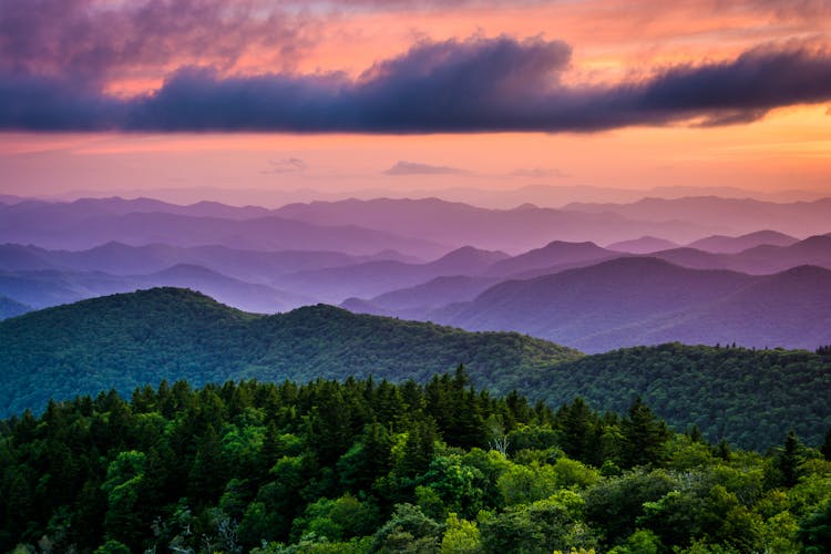 Scenic Blue Ridge Parkway self-guided driving audio tour