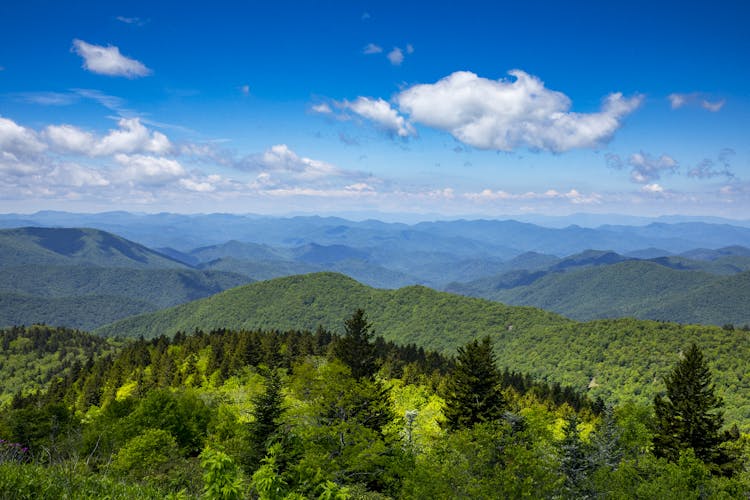 Scenic Blue Ridge Parkway self-guided driving audio tour