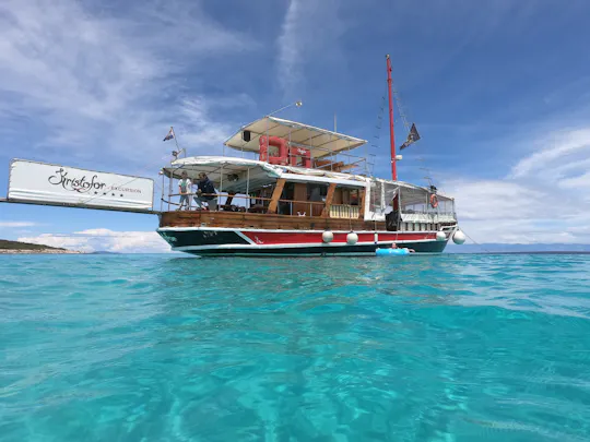Round-trip sailing experience from Poreč