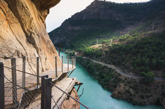 Geführte Tour auf dem Caminito del Rey mit Shuttle-Bus ab El Chorro