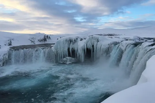 Excursion d'une journée au lac Myvatn et aux chutes d'eau de Godafoss au départ d'Akureyri