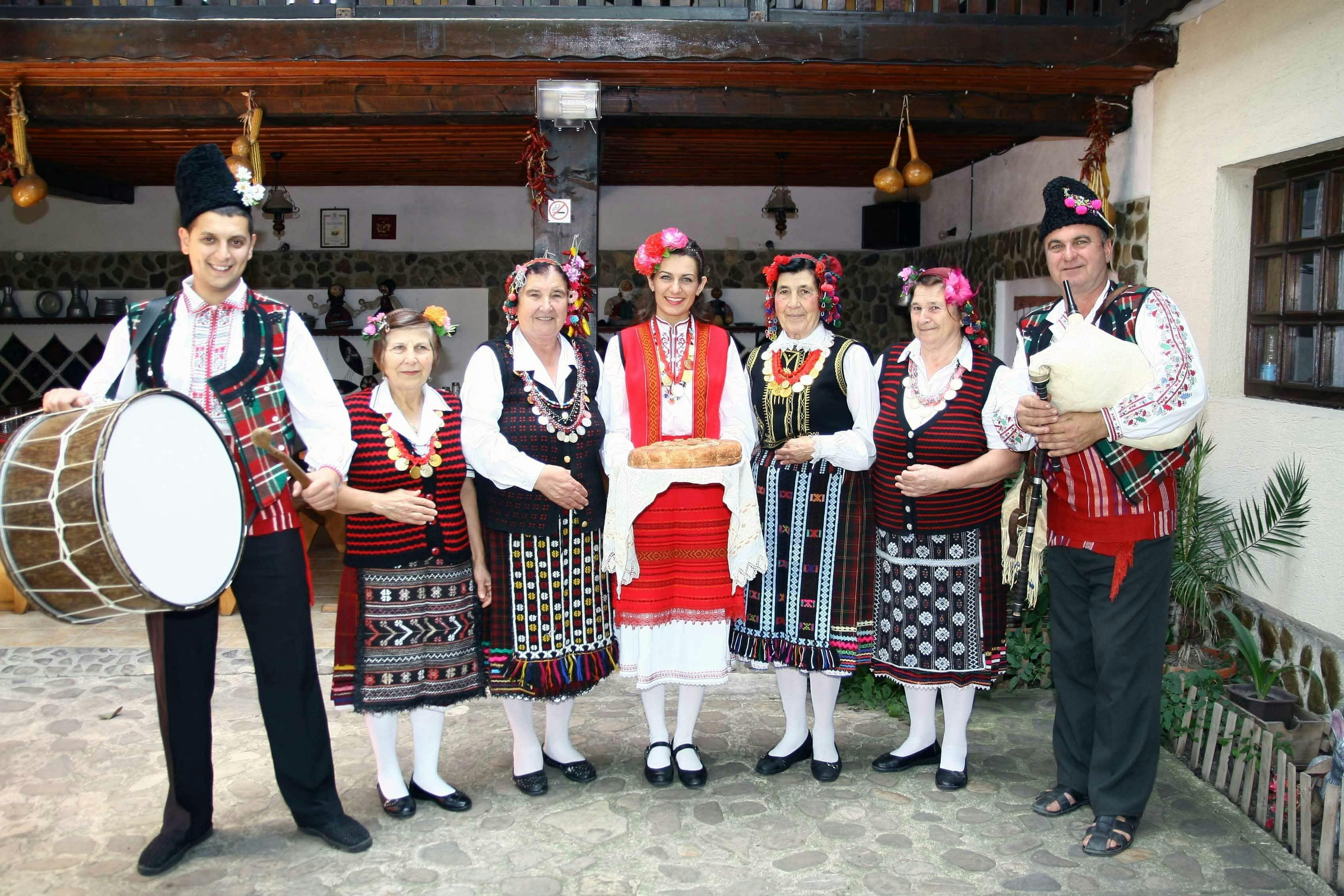 Roman Varna & Solnik Village Tour