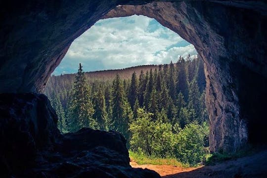 Excursión a la cueva de Bijambare y el manantial del río Bosna desde Sarajevo