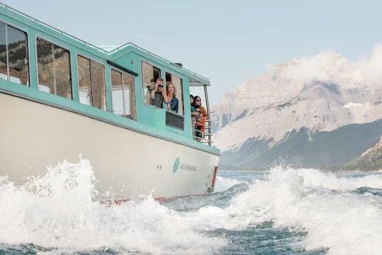 Lake Minnewanka cruise
