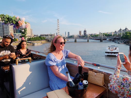 Sightseeing-Tour mit dem Barbus in London auf dem Dach